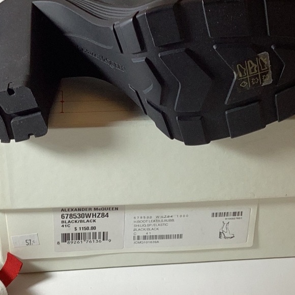 Alexander McQueen Womens Tread Heeled Chelsea Boot
Black - Picture 13 of 14